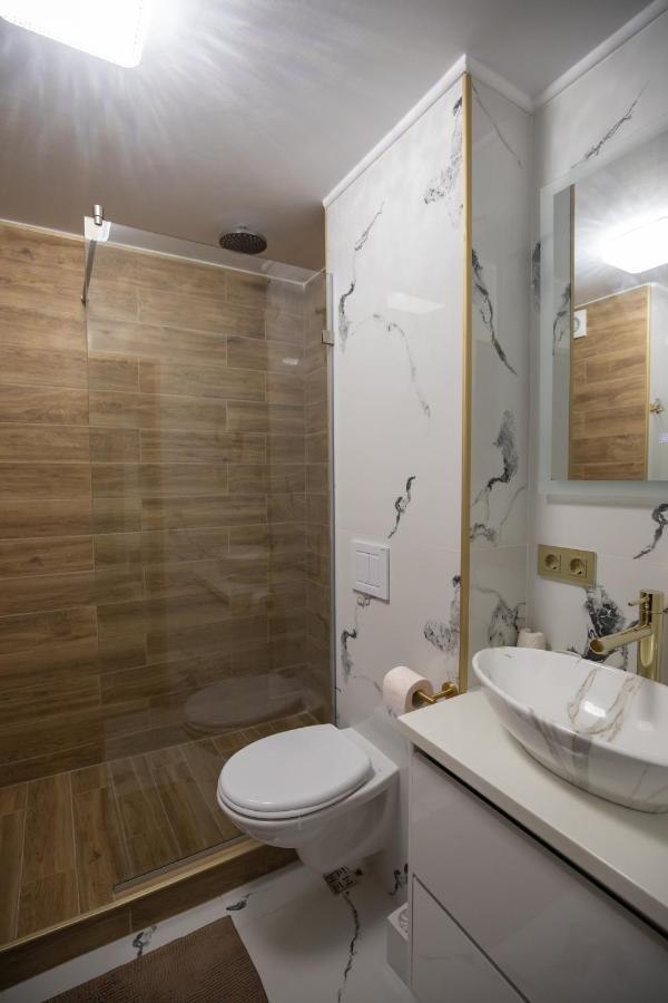 Apartament Gold Tirgu Ocna Ngoại thất bức ảnh